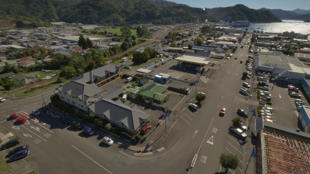 Broadway Motel Picton Exterior photo
