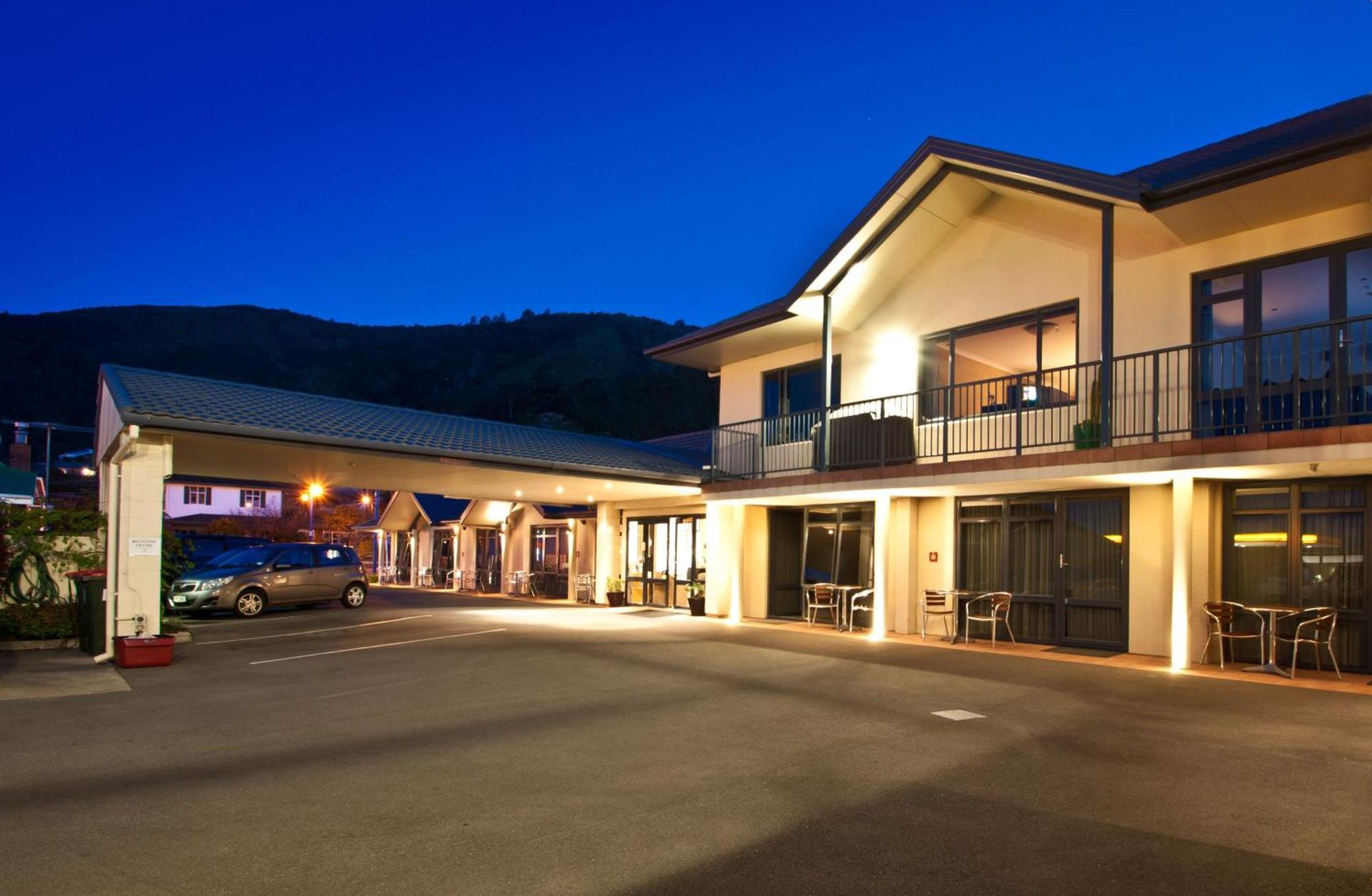 Broadway Motel Picton Exterior photo