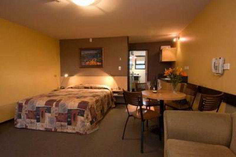 Broadway Motel Picton Exterior photo