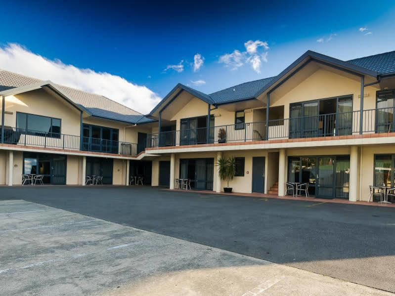Broadway Motel Picton Exterior photo