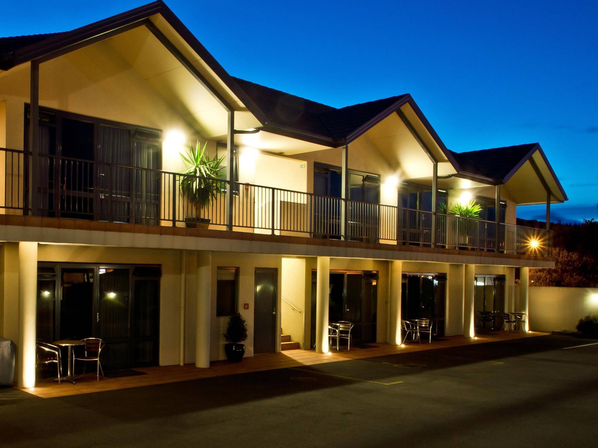 Broadway Motel Picton Exterior photo